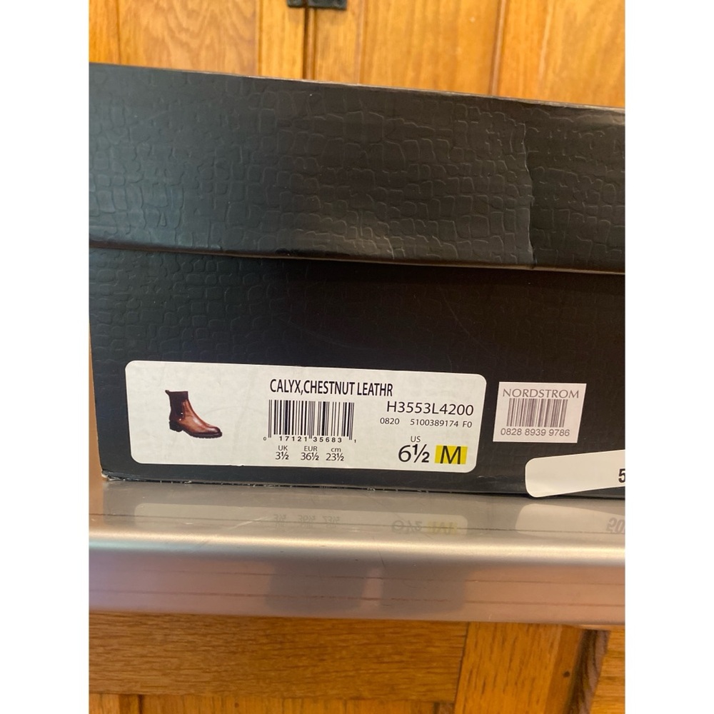 27 Edit Naturalizer Chelsea Boot - Picture 6 of 6